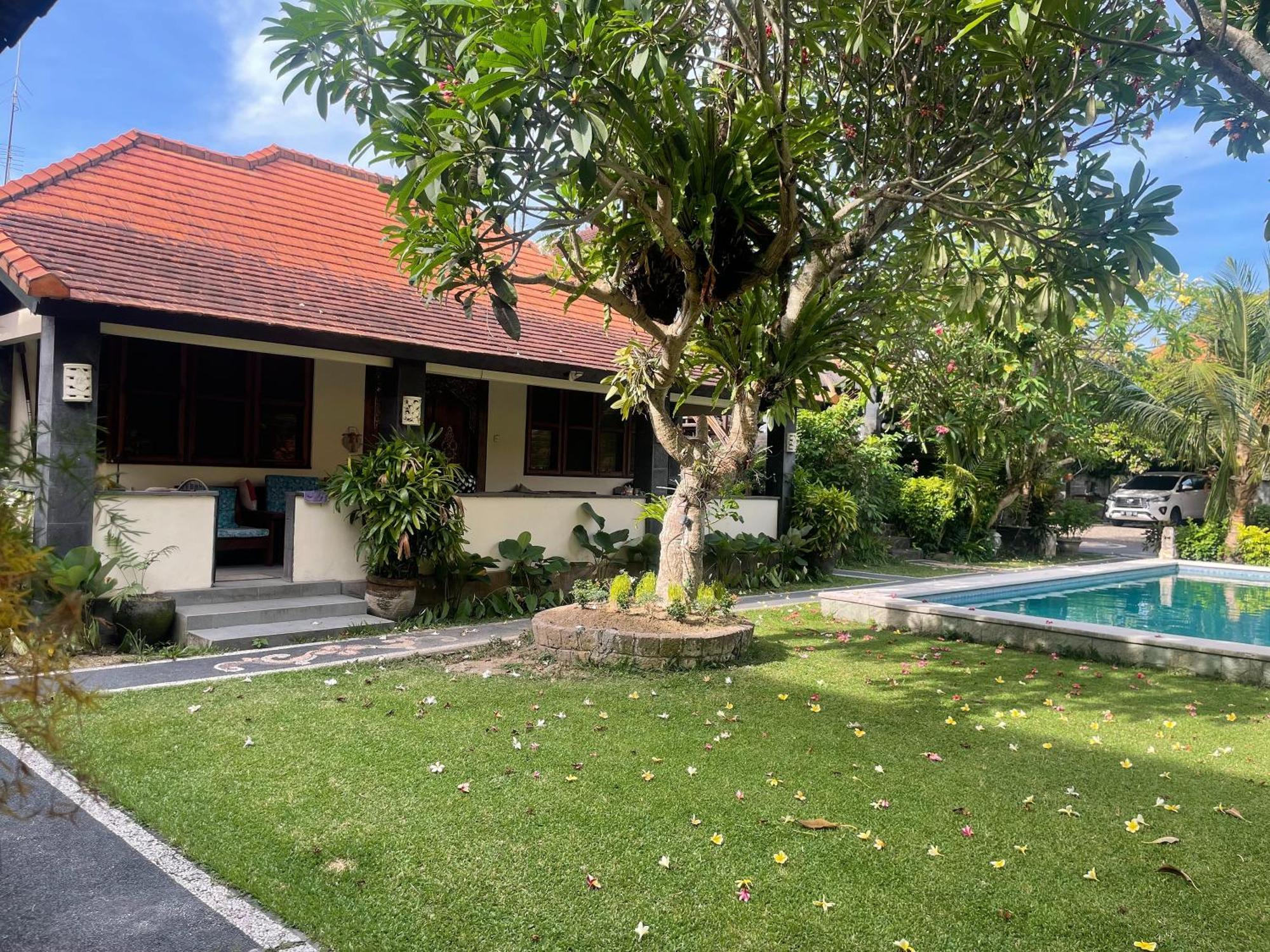 Graha Madesimon Hotel Ketewel Exterior foto